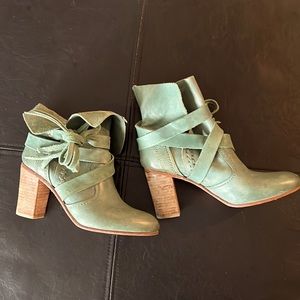 Free People jade green tie booties